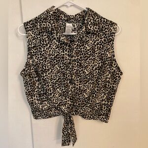 NWT. Sleeveless Tie Top. Leopard print. Hemet brand